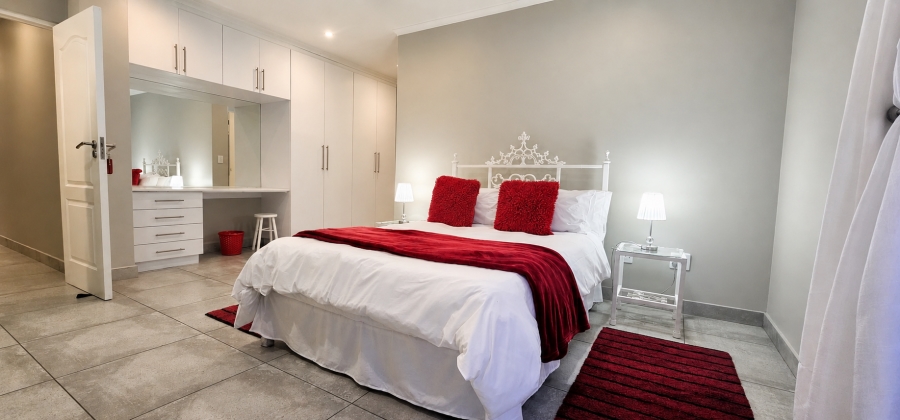 8 Bedroom Property for Sale in Myburgh Park Western Cape